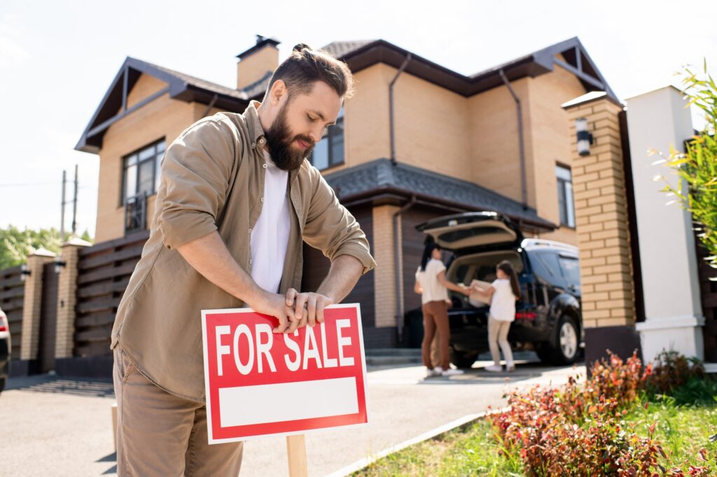 Strategic Home Buying: Capitalizing on Bargains Now and Refinancing for Savings Later